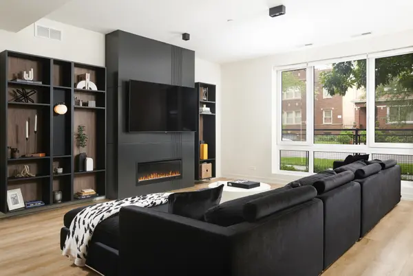 4153 W Melrose AVE #1E, Chicago, IL 60641