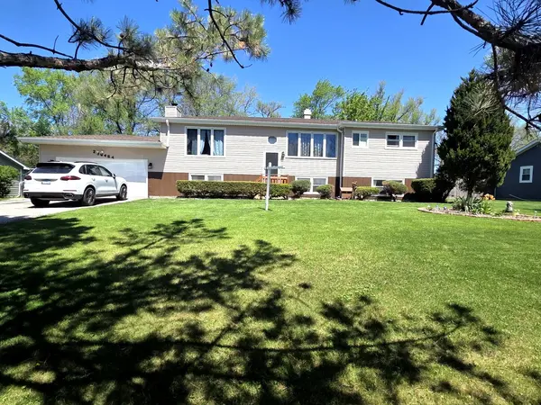 23W464 OLIVE CT, Carol Stream, IL 60188