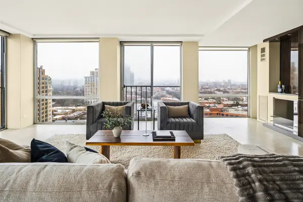 345 W Fullerton Pkwy #1801, Chicago, IL 60614