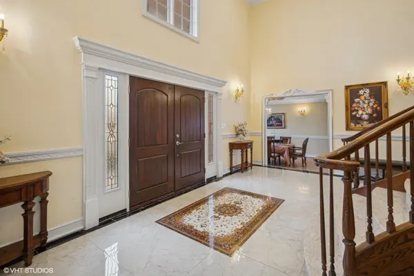 46 Hamilton LN, Oak Brook, IL 60523
