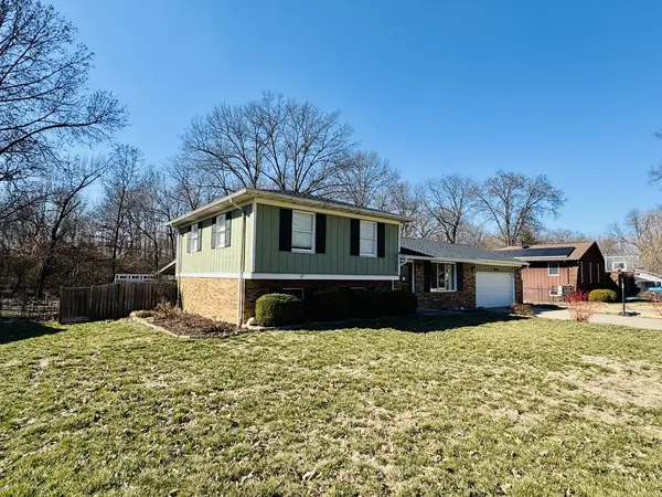 725 Old Orchard DR, Benton, IL 62812