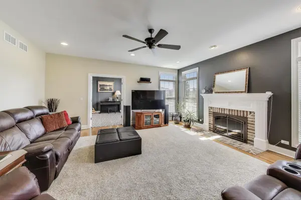 24744 N Golden Oat CIR, Cary, IL 60013