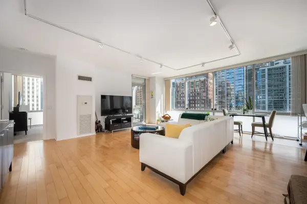 8 E Randolph ST #1401, Chicago, IL 60601