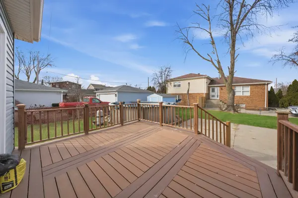 8891 67th ST, Hodgkins, IL 60525