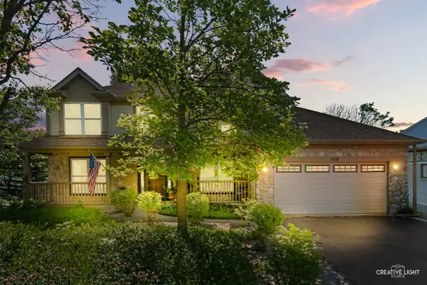 158 Edgewater LN, Sugar Grove, IL 60554