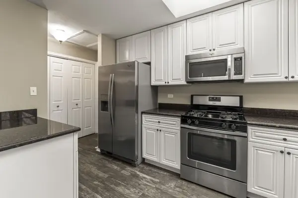 7720 Richardson LN, Tinley Park, IL 60487