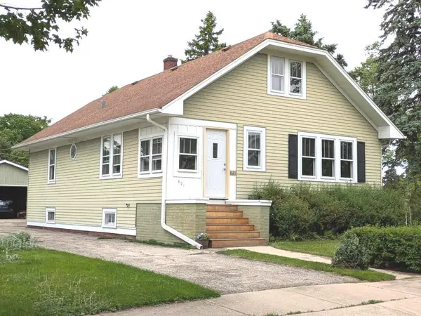 621 E GRAND LAKE BLVD, West Chicago, IL 60185