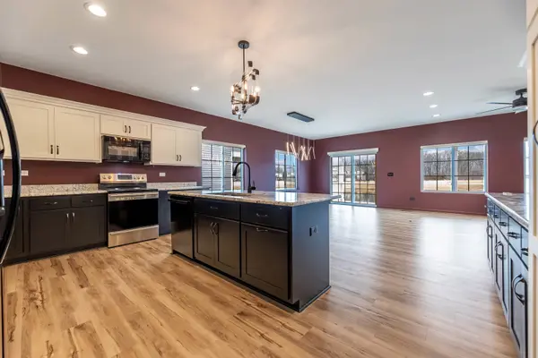 25550 S Sara CT, Channahon, IL 60410