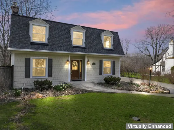 14 Timber LN, Northbrook, IL 60062
