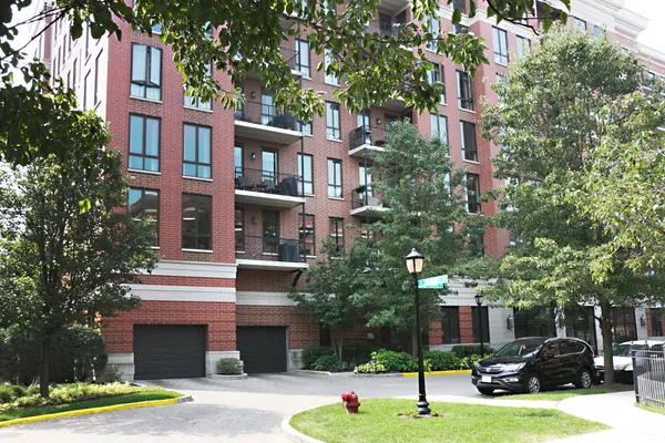 343 W Old Town CT #708, Chicago, IL 60610
