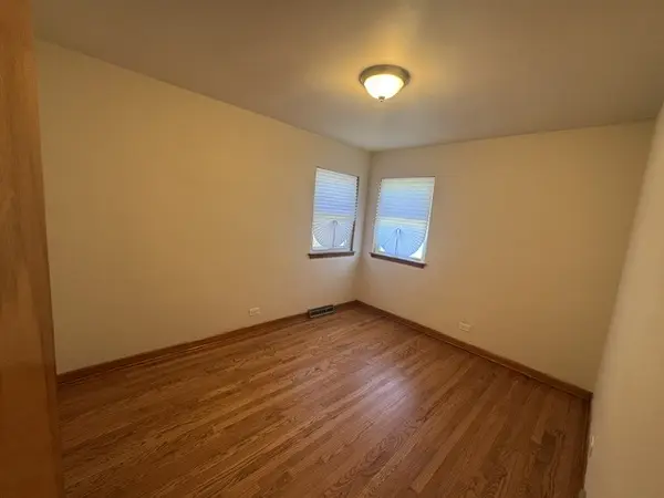 7042 Pershing RD, Berwyn, IL 60402