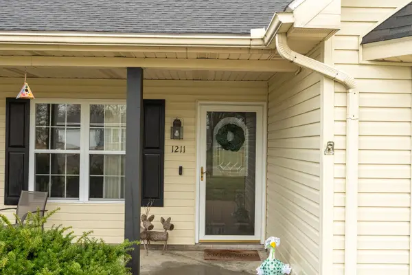 1211 Mockingbird LN, Carterville, IL 62918