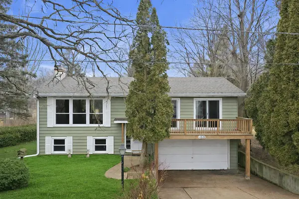 4519 W Shore DR, Wonder Lake, IL 60097