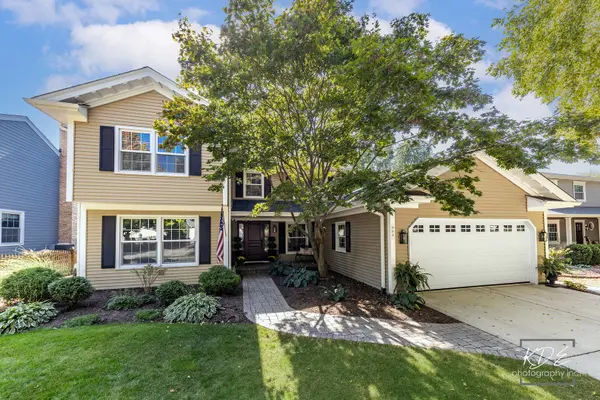 992 Belaire CT, Naperville, IL 60563