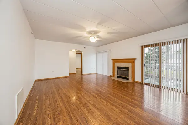 11555 Settlers Pond WAY #1A, Orland Park, IL 60467