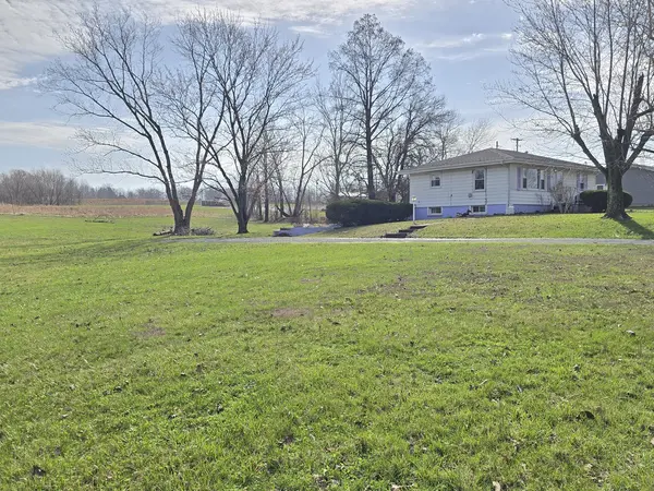 909 S Jackson ST, Mcleansboro, IL 62859