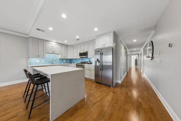 1921 W Diversey Pkwy #401, Chicago, IL 60614