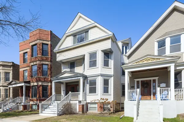 2108 W Addison ST, Chicago, IL 60618