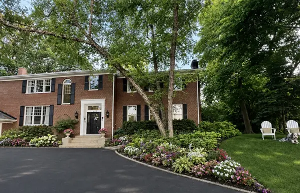 815 Merrill Woods RD, Hinsdale, IL 60521