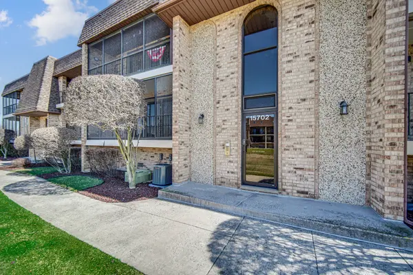 15702 Foxbend CT #1N, Orland Park, IL 60462