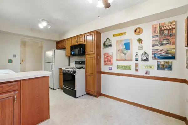 6740 180th ST #1E, Tinley Park, IL 60477