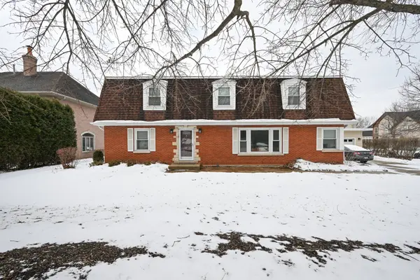 360 Erie CIR,  Bloomingdale,  IL 60108