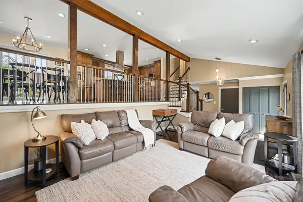610 W Noyes ST, Arlington Heights, IL 60005