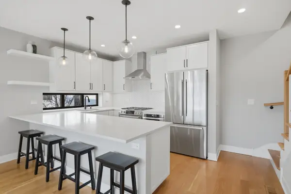 2245 N Rockwell ST #2, Chicago, IL 60647