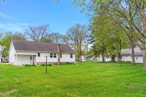 316 8th AVE, Camanche, IA 52730