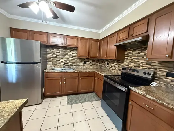 139 W Elk TRL #239, Carol Stream, IL 60188