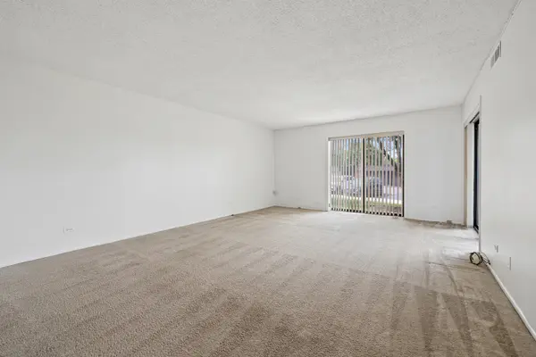 1325 N Sterling AVE #112, Palatine, IL 60067