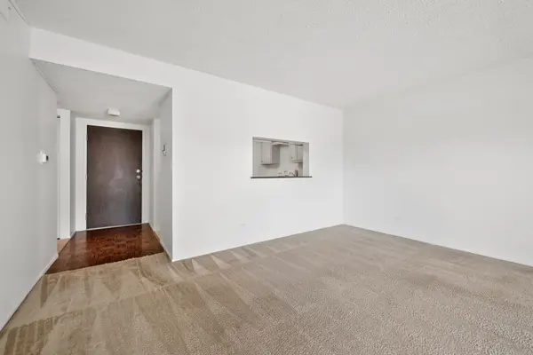 1325 N Sterling AVE #112, Palatine, IL 60067
