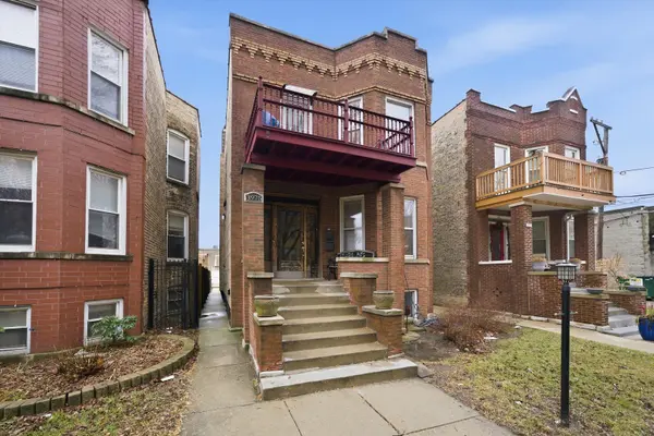 3975 W Barry AVE, Chicago, IL 60618