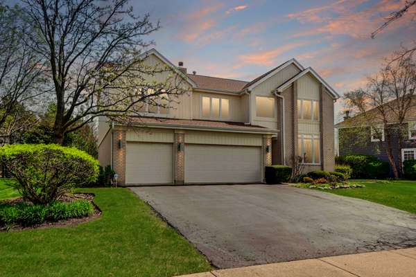 3392 Whirlaway DR, Northbrook, IL 60062
