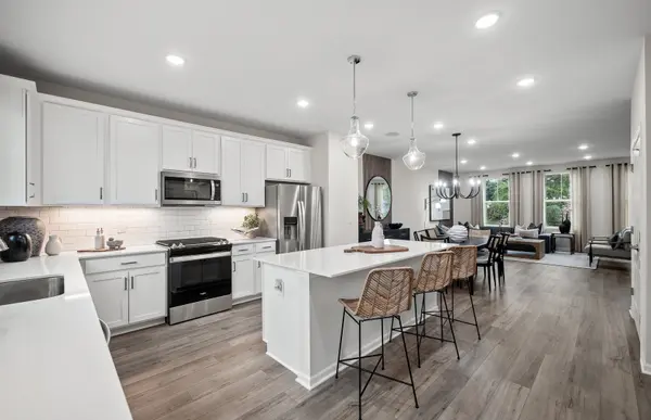 232 Warren LN #11546, Schaumburg, IL 60193