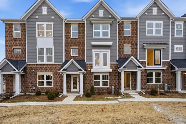 232 Warren LN #11546, Schaumburg, IL 60193