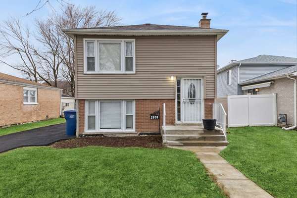 2808 W 140th PL, Blue Island, IL 60406