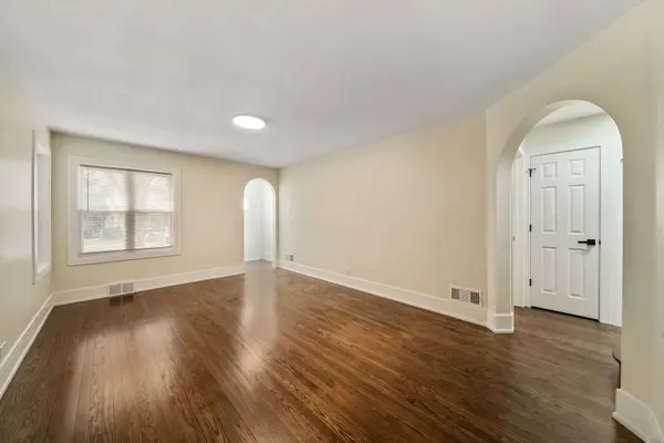10235 S Rhodes AVE, Chicago, IL 60628