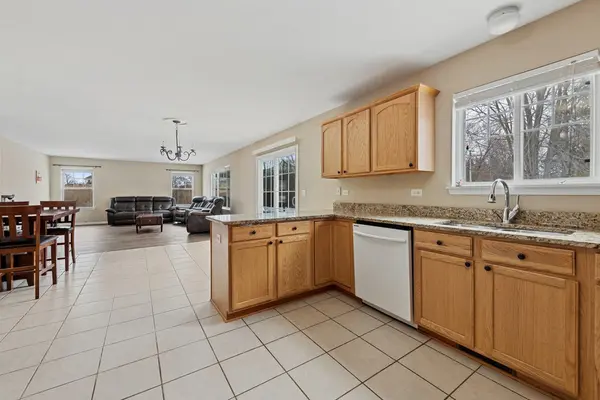 1110 WALKER CT, Antioch, IL 60002