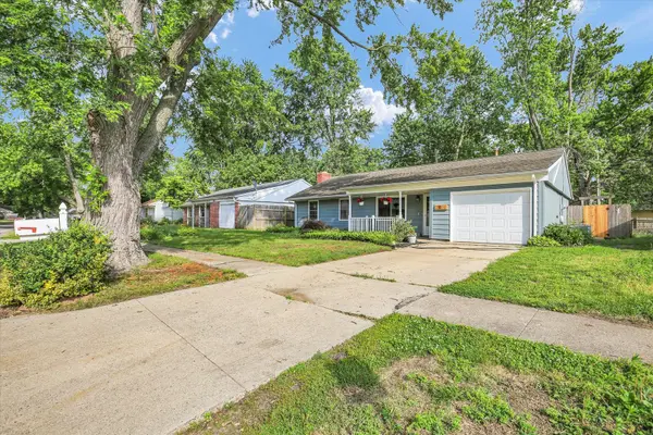 2801 Sangamon DR, Champaign, IL 61821