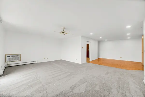 4731 Saint Joseph Creek RD #4E, Lisle, IL 60532
