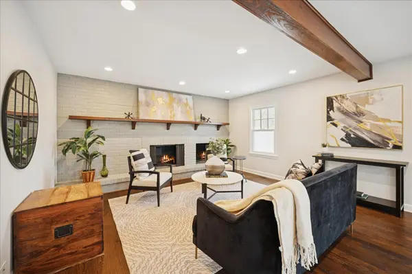 898 Bridlegate LN, Northfield, IL 60093