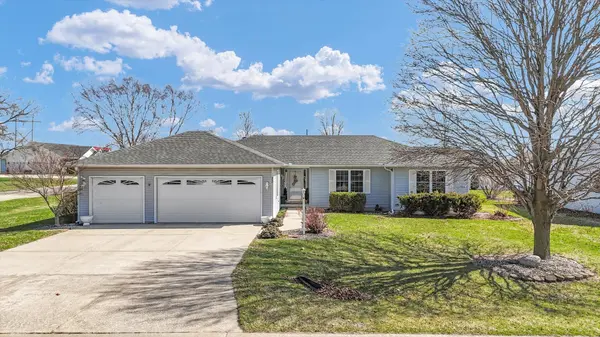 25 N Prairieview AVE, Tuscola, IL 61953