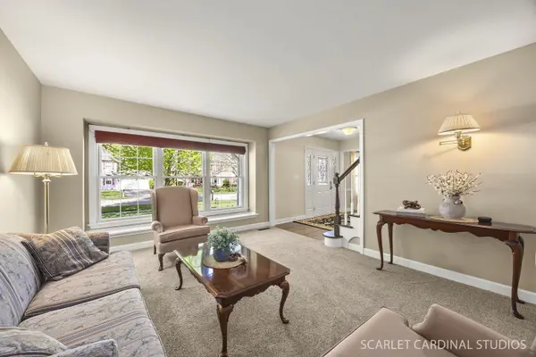 836 Buttonwood CIR, Naperville, IL 60540