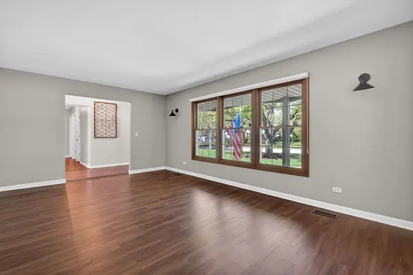 1105 Barcroft CT, Naperville, IL 60540