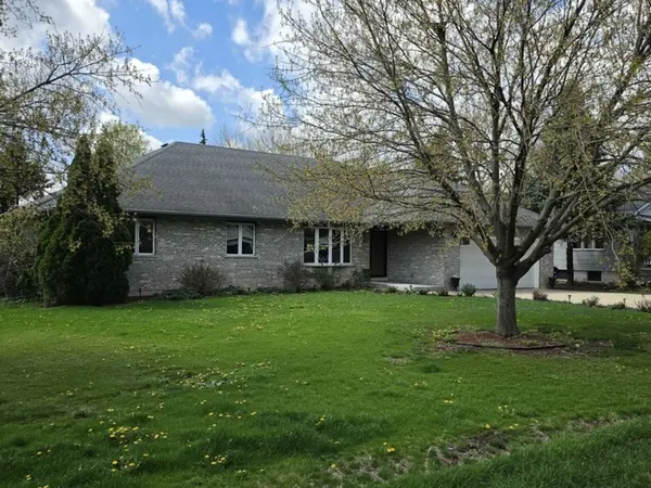 4422 Center AVE, Lisle, IL 60532