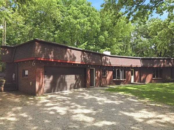 1584 Il Route 38, Franklin Grove, IL 61031