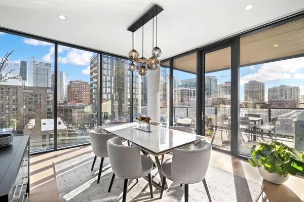 366 W Superior ST #902, Chicago, IL 60654