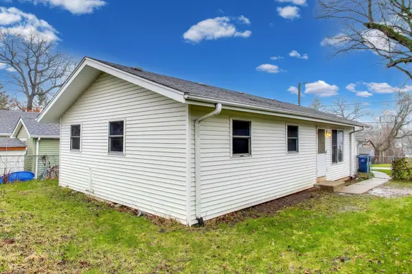 18304 W Grand DR, Grayslake, IL 60030