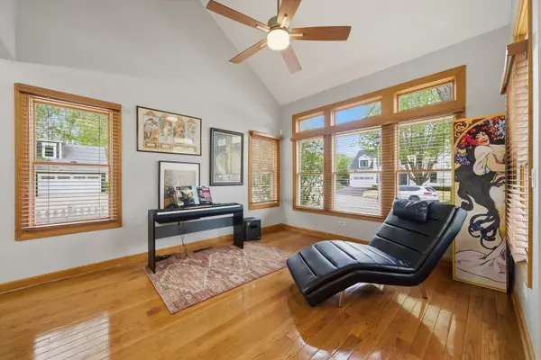 1030 Mount Vernon DR, Grayslake, IL 60030